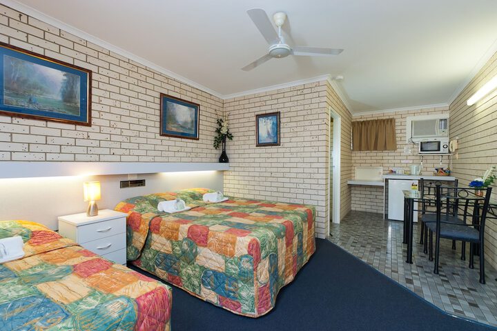 Room 4 of 43