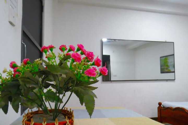 Room 11 of 46