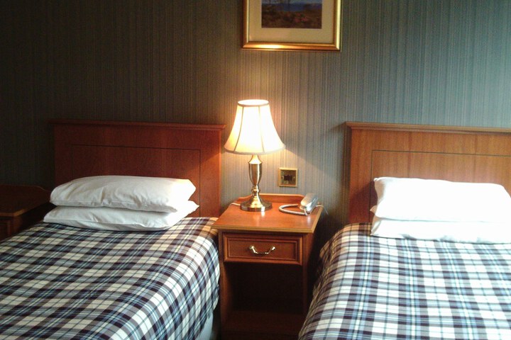 Room 11 of 144