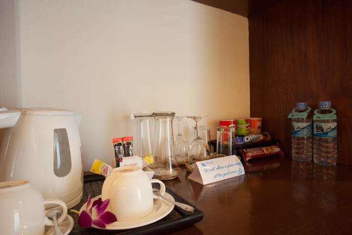 Breakfast/Coffee Service 65 of 166