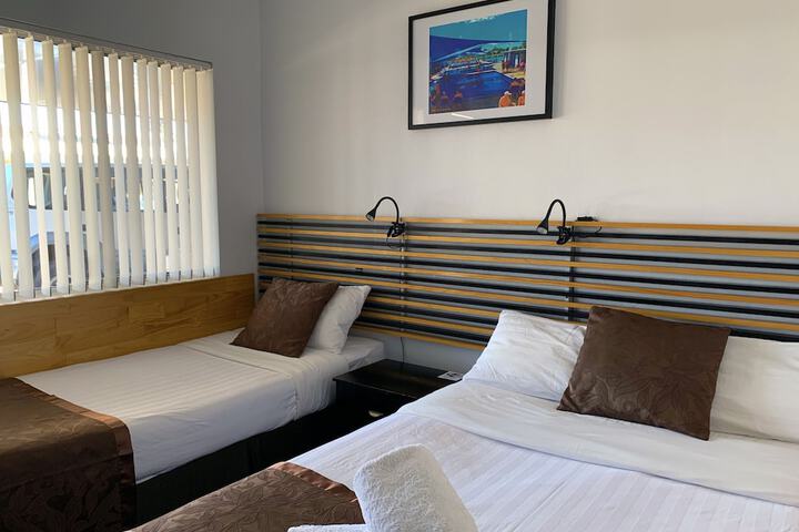 Room 16 of 32