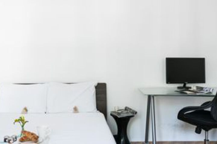 Room 5 of 32
