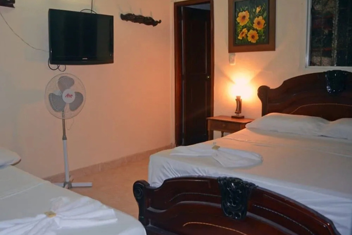 Room 4 of 14