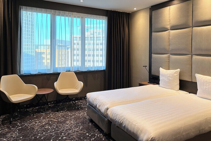 Room 7 of 39