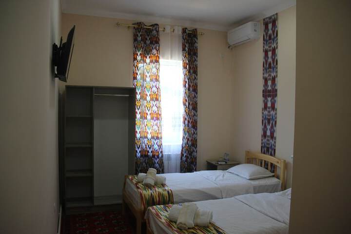 Room 7 of 13
