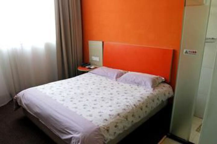 Room 12 of 24