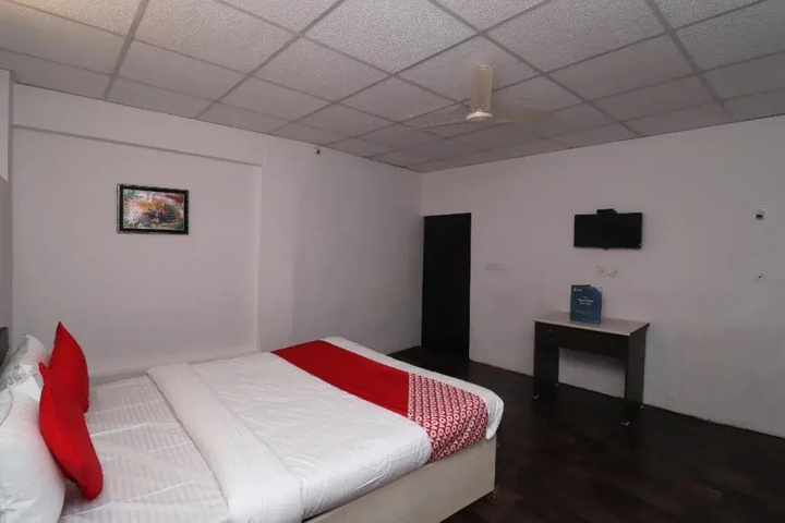 Room 5 of 15