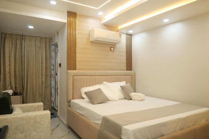 Room 8 of 36