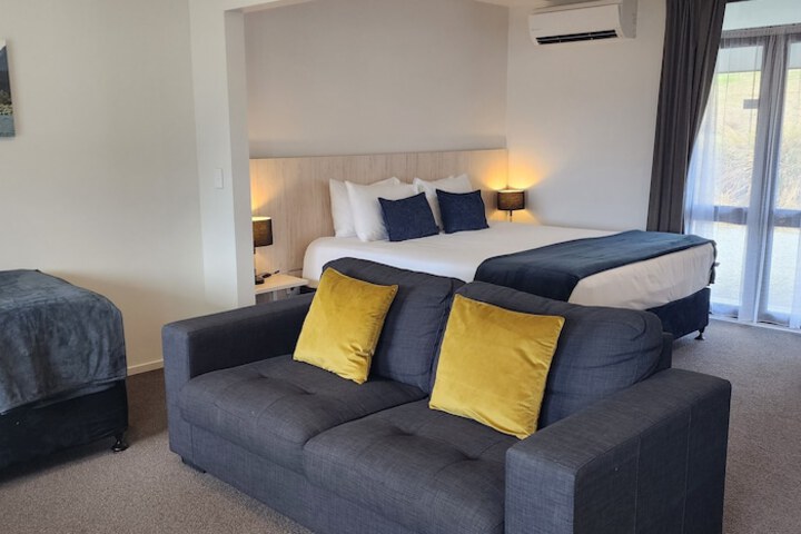 Room 3 of 42