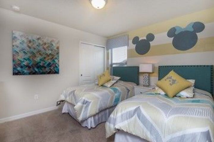 Room 9 of 26
