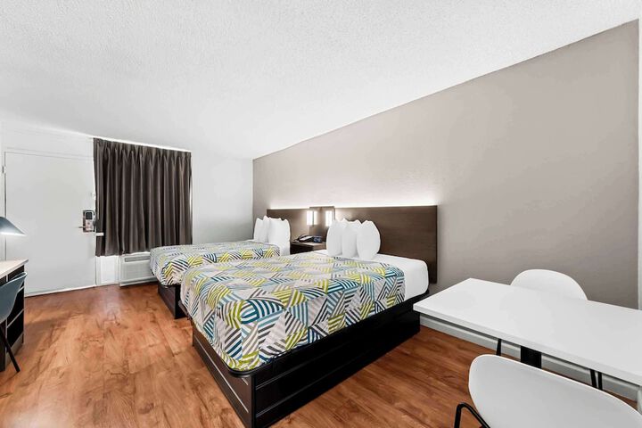Room 8 of 30