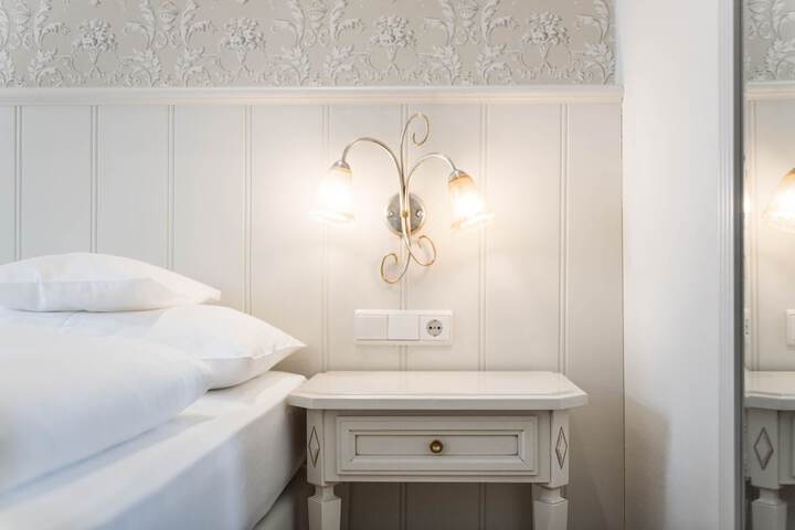 Room 27 of 101