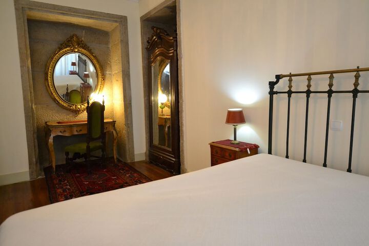 Room 9 of 35