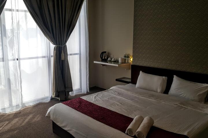 Room 2 of 5