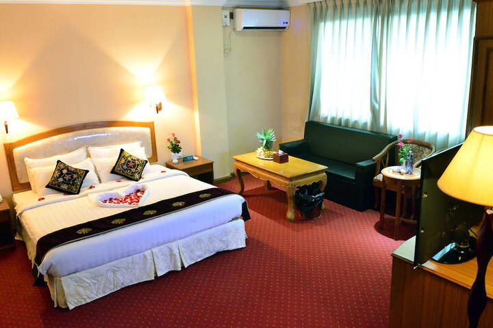 Room 12 of 46