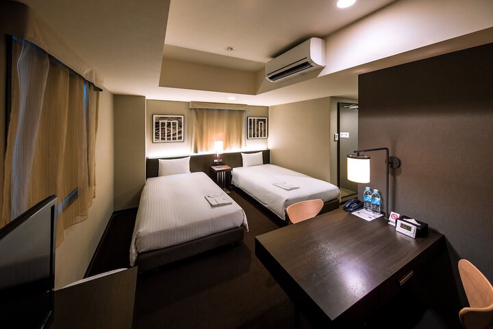 Room 15 of 35