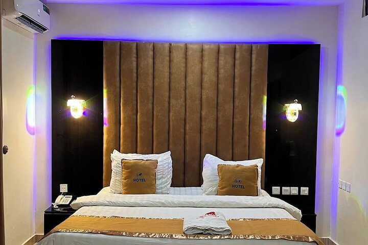 Room 2 of 19