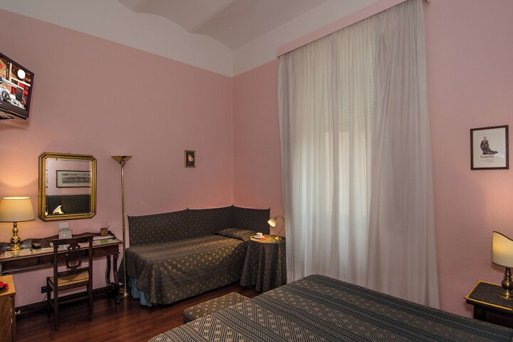 Room 53 of 85