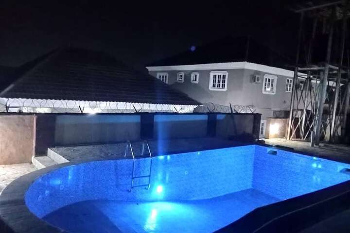 Pool 35 of 79