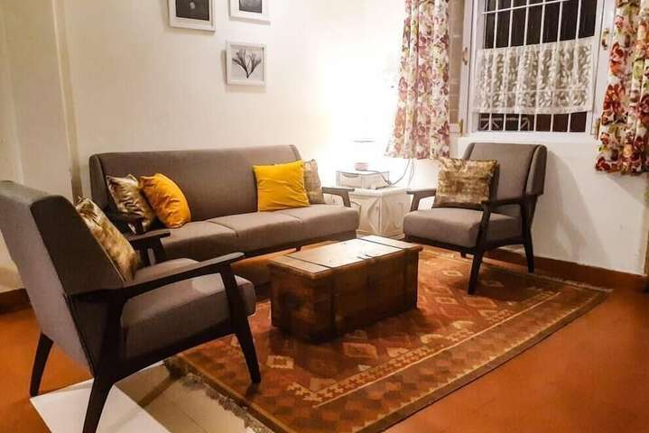 Room 4 of 16