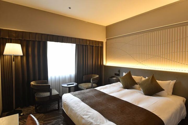 Room 17 of 46