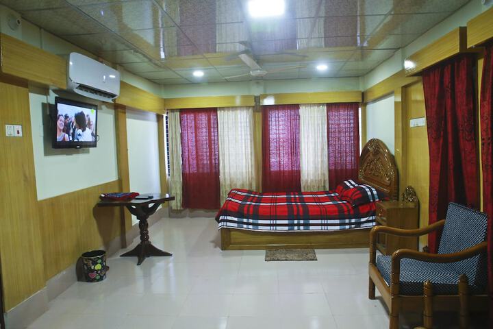 Room 11 of 11