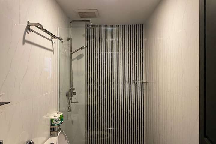 Room 13 of 15