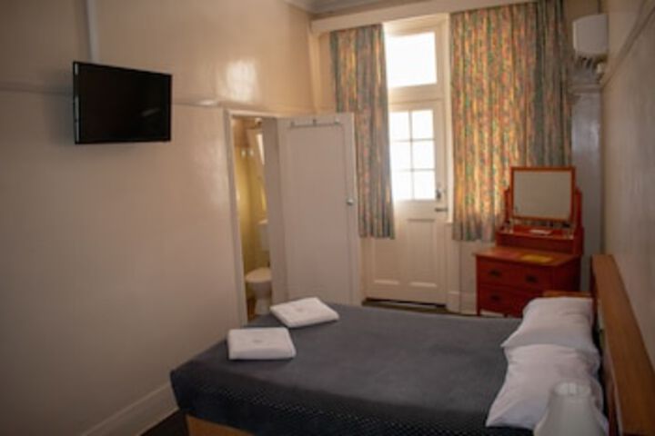 Room 22 of 63