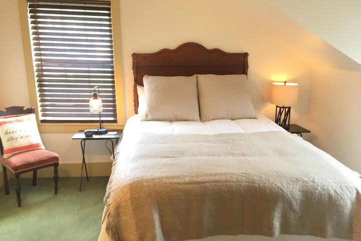 Room 6 of 42