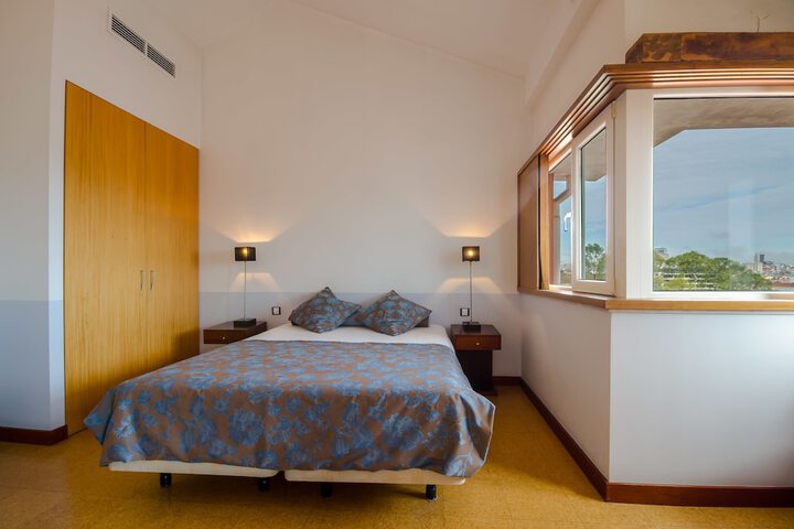 Room 9 of 27