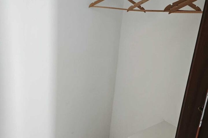 Room 8 of 79