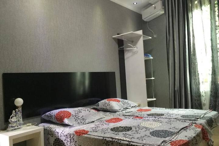 Room 10 of 33