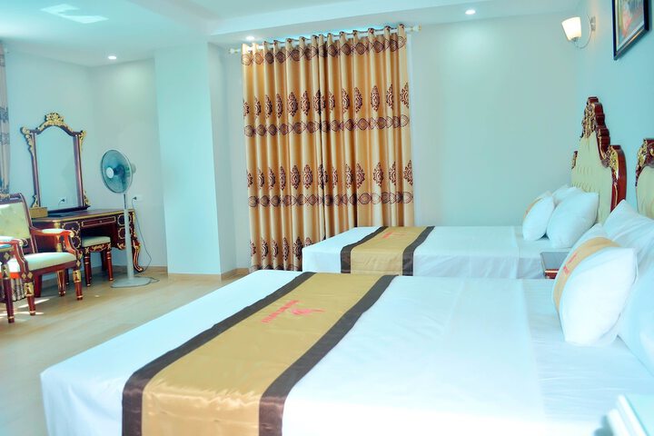Room 9 of 37