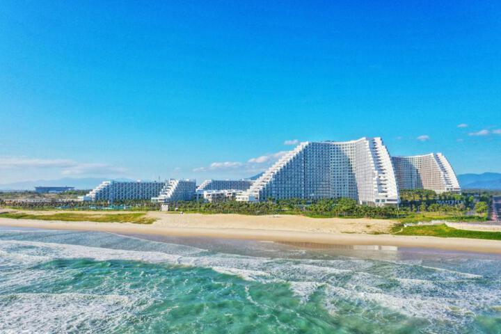 Nguyen Chau - Coastal Home at the Arena Cam Ranh