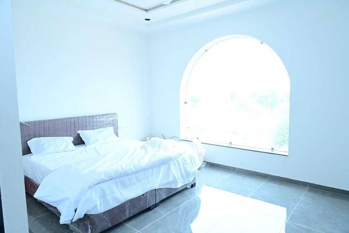 Room 2 of 11