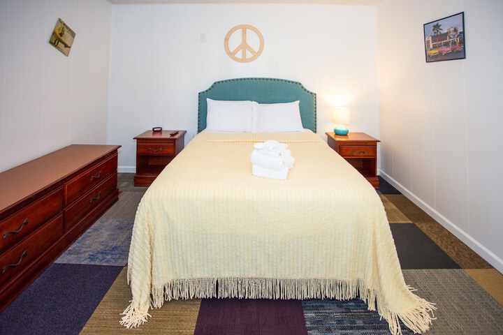 Room 6 of 114