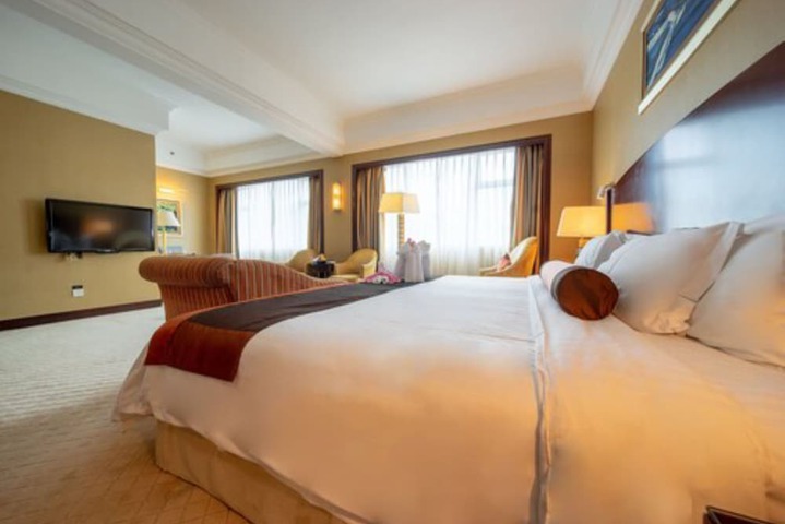 Room 42 of 163
