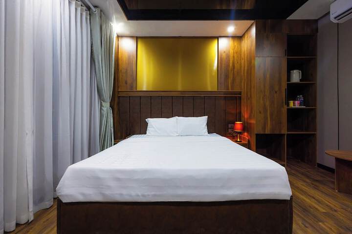 Room 6 of 32