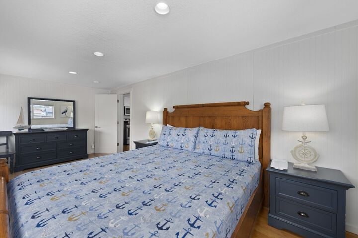 Room 6 of 14