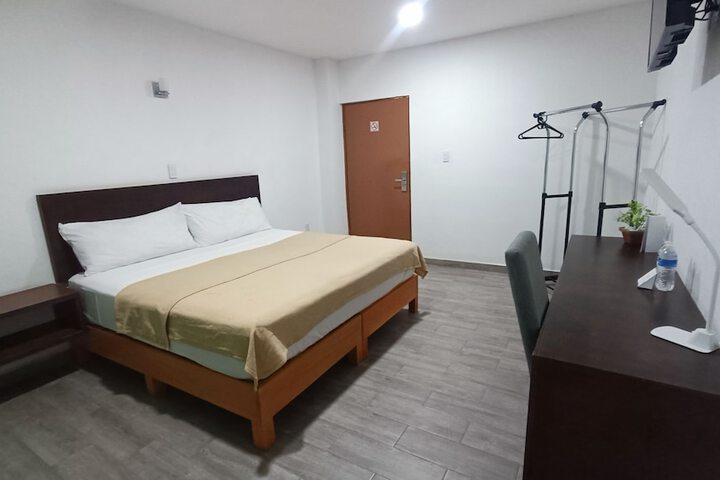 Room 5 of 42