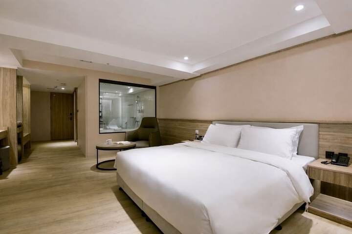 Room 90 of 145