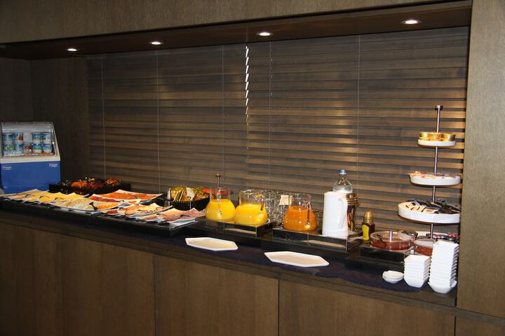 Dining 50 of 60