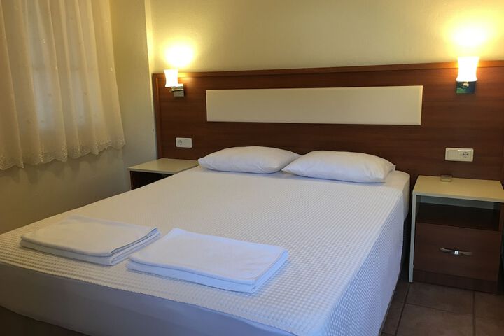 Room 2 of 36