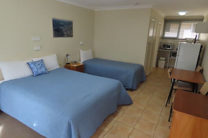 Room 6 of 63