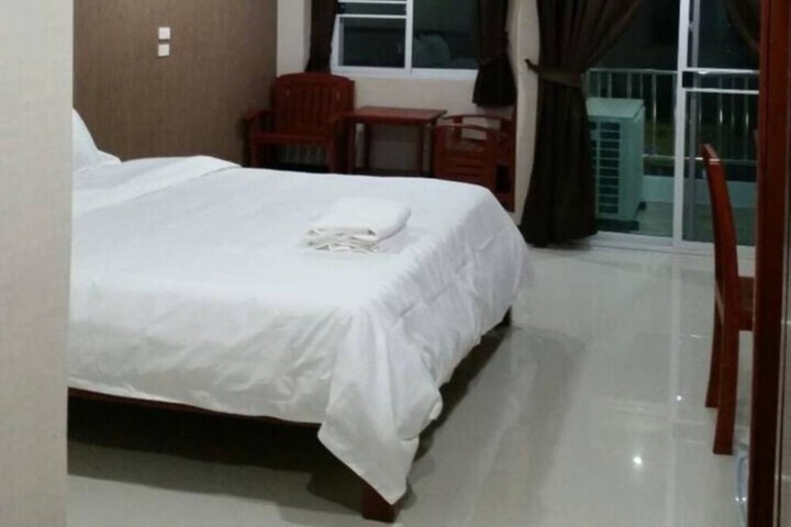 Room 8 of 17