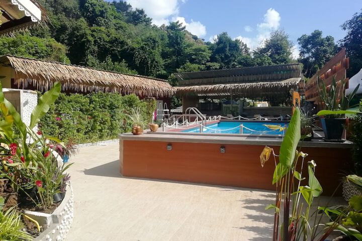 Pool 85 of 137