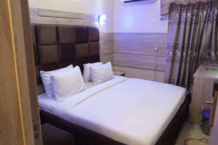 Room 5 of 46