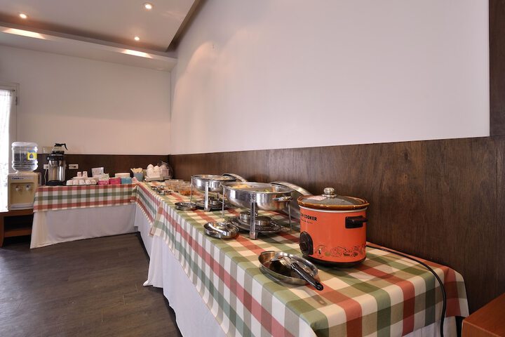Breakfast/Coffee Service 23 of 31