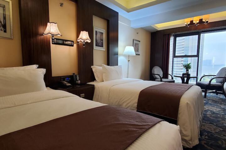 Room 20 of 49