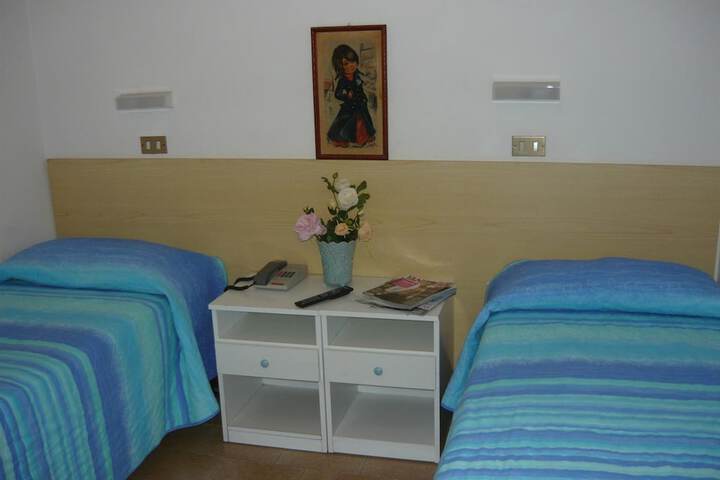 Room 14 of 66